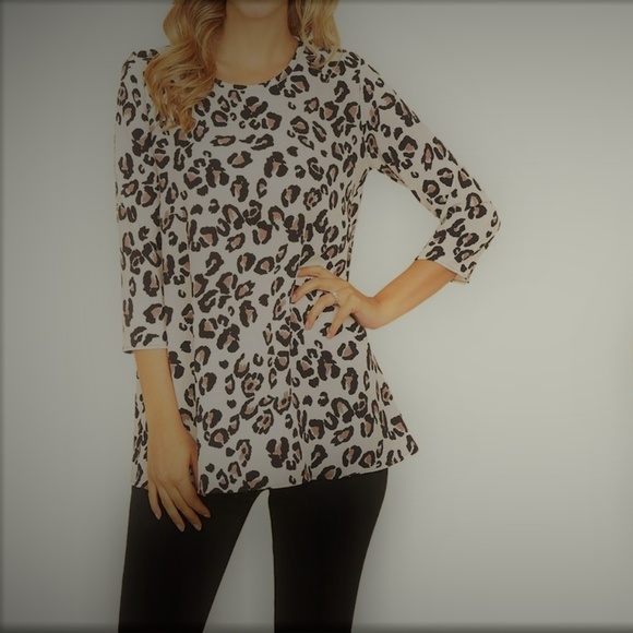 Riah Fashion Tops - Riah Fashion Animal Print Keyhole-Back Tunic L Riah Fashion Tops - Riah Fashion Animal Print Keyhole-Back Tunic L